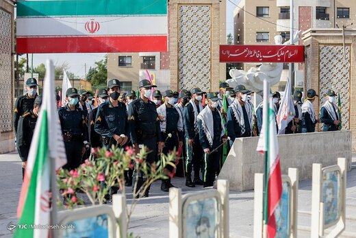 غبارروبی مزار شهدا در سالروز آزادی خرمشهر