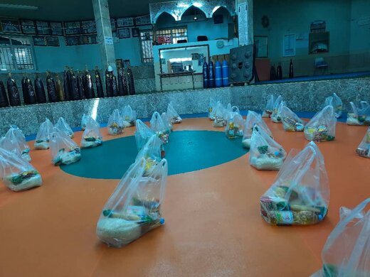 توزیع بسته های معیشتی در بین افراد نیازمند  در آستانه  نکوداشت هفته فرهنگ پهلوانی