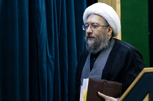 آملی لاریجانی:  با وجود گلایه‌ها برای حفظ نظام جمهوری اسلامی، در انتخابات شرکت می‌کنیم