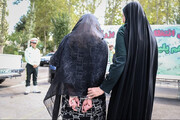 ببینید | دستگیری زن قمه به دست در تهران