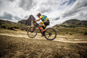 ببینید | ثبت رکورد جهانی پرش از تپه با دوچرخه توسط یک اسپانیایی