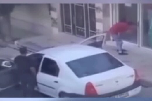 ببینید | سرقت وحشیانه گردن‌بند یک مرد در تهران