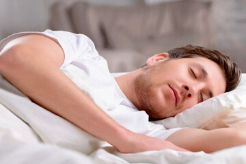 اینفوگرافیک | ۷ توصیه مهم برای کاهش وزن در خواب!