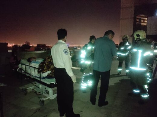 آتش سوزی وحشتناک در بیمارستان 7 طبقه یوسف آباد تهران/ بیماران در خطر خفگی با دود!