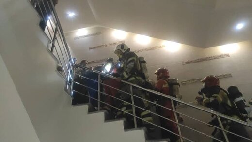 آتش سوزی وحشتناک در بیمارستان 7 طبقه یوسف آباد تهران/ بیماران در خطر خفگی با دود!