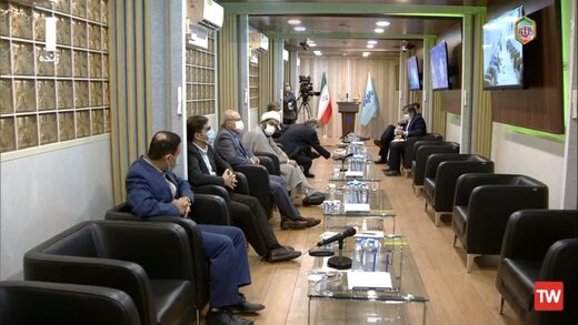 عکسی از حضور کاندیداها در سالن انتظار محل مناظرات عکسی از حضور کاندیداها در سالن انتظار محل مناظرات