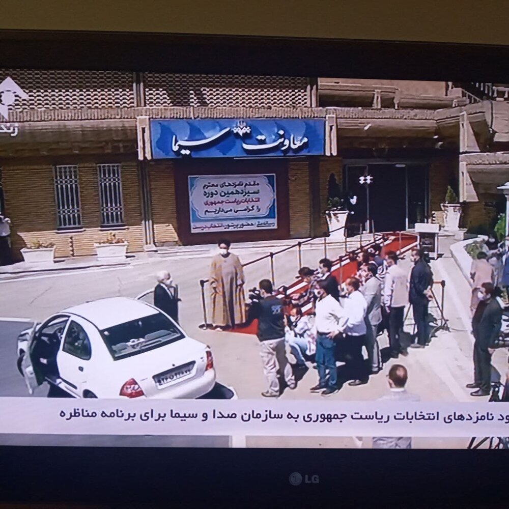 سعید جلیلی با تیبا به محل مناظرات آمد +عکس