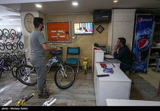 تماشای اولین مناظره نامزدهای ریاست جمهوری - اصفهان