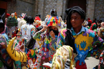 تصاویر | از روز جهانی محیط زیست تا هلال زیبای ماه در استانبول