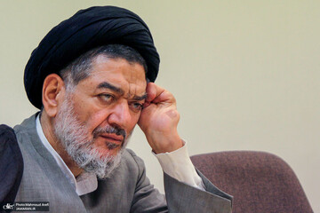 مرحوم محتشمی پور:کسانی که در انقلاب حضور نداشتند پس از پیروزی ، با ماسک انقلابی وارد میدان شدند