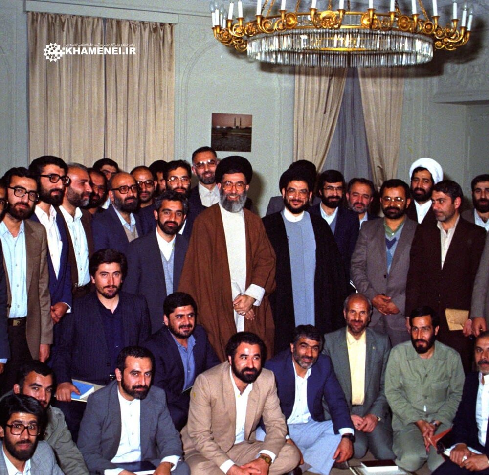 عکس |  تصویری منتشرنشده از حجت‌الاسلام محتشمی‌پور آیت‌الله خامنه‌ای