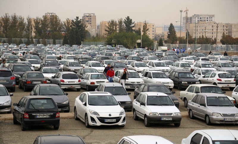 قیمت خودرو در ٧ تیر/ ٢٠۶ به ٢١۴ میلیون تومان رسید