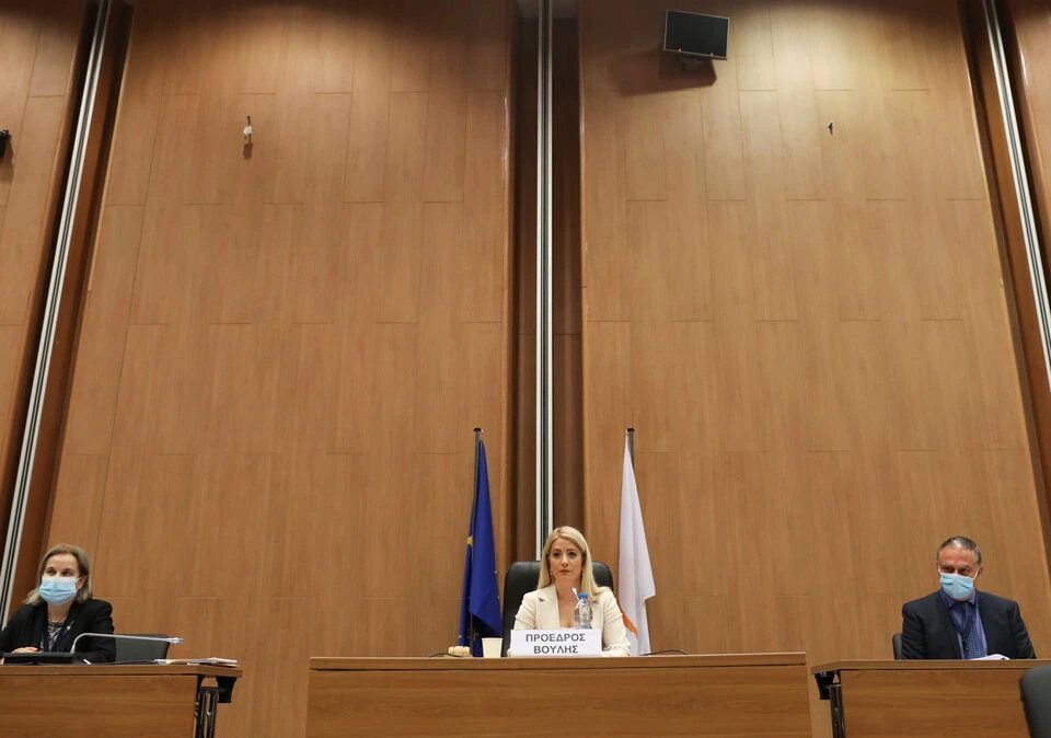 انتخاب اولین رئیس زن پارلمان در قبرس/عکس
