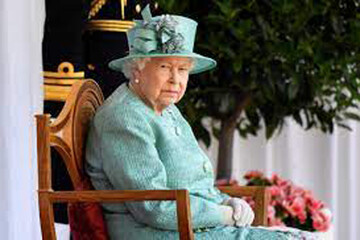 ملکه الیزابت در آستانه مرگ؛ تکلیف مسابقات لیگ برتر چه می‌شود؟