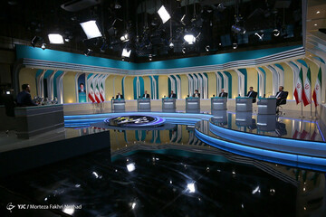 تصاویر | روی دیگر مناظرات انتخاباتی که ندیده‌اید!