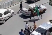 ببینید | حمله یک فرد اسب سوار با شمشیر به مردم اصفهان
