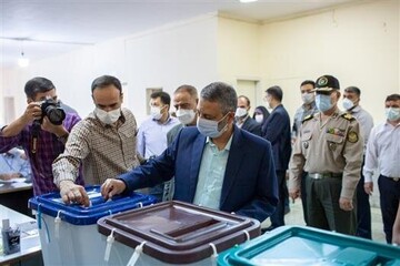 محسن هاشمی با دست شکسته رأی داد /احمد خاتمی پای صندوق آمد/ حضور فرمانده کل ارتش پای صندوق رأی+ تصاویر