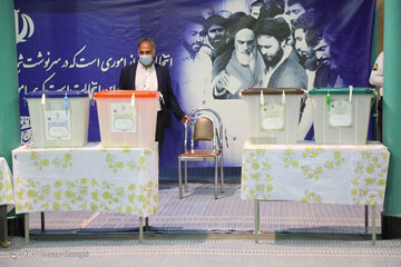 تصاویر | حضور شخصیت‌های سیاسی در انتخابات ۱۴۰۰