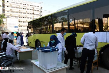 تصاویری از اخذ رأی از کادر درمان در شهرکرد