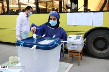 تصاویری از اخذ رأی از کادر درمان در شهرکرد