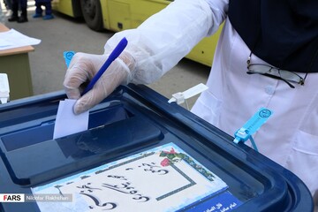 تصاویری از اخذ رأی از کادر درمان در شهرکرد