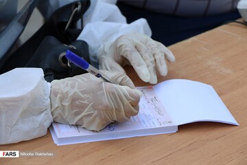 تصاویری از اخذ رأی از کادر درمان در شهرکرد