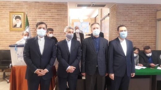 بازدید اعضای شورای معاونین وزارت خارجه از ستاد انتخابات خارج از کشور
