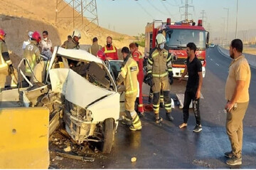 تصادف شدید خاور با دو پراید در بزرگراه آزادگان و نشت شدید گازوییل