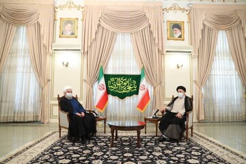 رئیسی به دیدار روحانی رفت /انتقال مسؤولیت با روندی حرفه‌ای، مدنی و اخلاقی +عکس