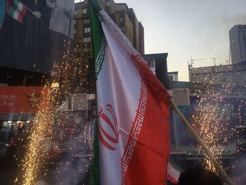 تصاویر آخرین خبر از جشن انتخابات در میدان امام حسین تهران
