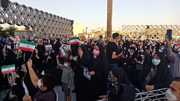 تصاویر آخرین خبر از جشن انتخابات در میدان امام حسین تهران
