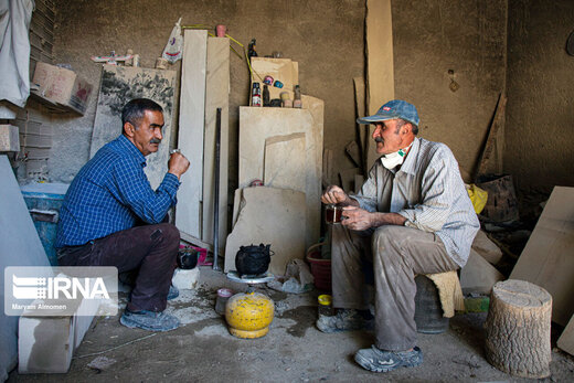 بَردِ شیر (شیر سنگی) نماد باشکوه ایل بختیاری