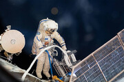 ببینید | لحظه خروج فضانورد فرانسوی از ایستگاه فضایی برای نصب پنل خورشیدی