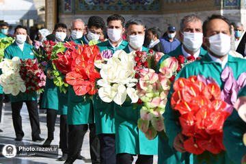 گل آرایی ضریح منور رضوی به مناسبت دهه کرامت