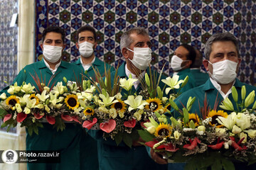 گل آرایی ضریح منور رضوی به مناسبت دهه کرامت