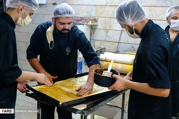 تقسیم مهربانی با پیتزا