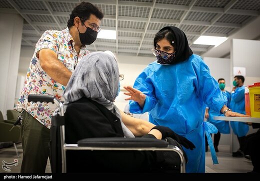 تزریق دوز دوم واکسن کرونا سالمندان بالای۷۵ سال