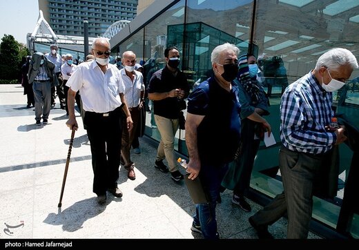 تزریق دوز دوم واکسن کرونا سالمندان بالای۷۵ سال