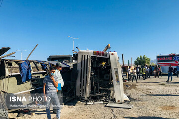 تصاویر | حادثه تصادف مرگبار اتوبوس و تریلی در یزد