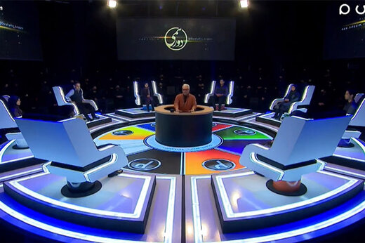 ببینید | نقص فنی بازوی رباتیک دورهمی و معلق ماندن شرکت‌کننده!