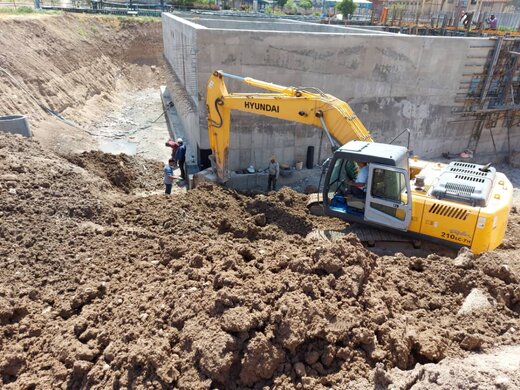 احداث ساختمان ابنیه مدول دوم تصفیه خانه فاضلاب شهرک صنعتی اردبیل(۲) در مراحل پایانی خود قراردارد