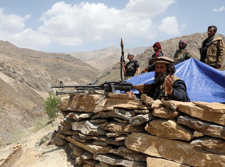 تصویر روز رویترز؛ مبارزه مردم افغانستان علیه طالبان/عکس