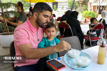 فالوده شیرازی دسری سنتی و خنک برای روز‌های گرم