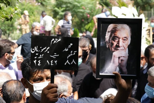 تصاویر | محمد برسوزیان در کنار احمد آقالو به خاک سپرده شد
