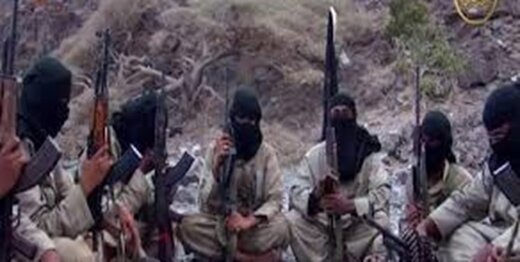 القاعده،یک جوان یمنی را سر برید