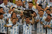 ببینید |ویدئوی جذاب جشن قهرمانی آرژانتین: جام به مسی رسید!