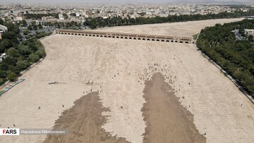 تصاویر | جاری شدن زاینده‌رود پس از ۹ ماه وقفه  ۱۹:۰۲۱۴۰۰-۴-۲۰
