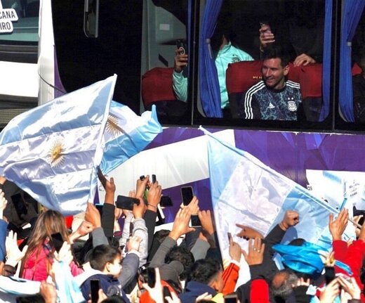 استقبال مردم آرژانتین از اعضای تیم قهرمان کوپا آمریکا
