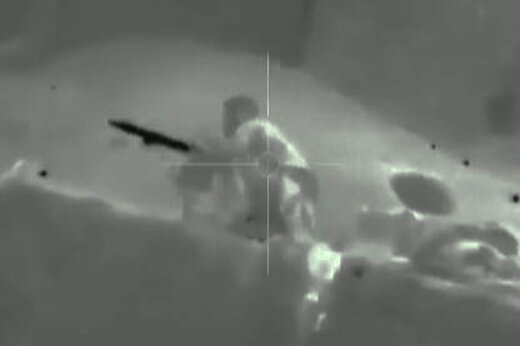 ببینید | فیلمی هولناک از حمله تک‌تیراندازهای طالبان به نیروهای ارتش افغانستان