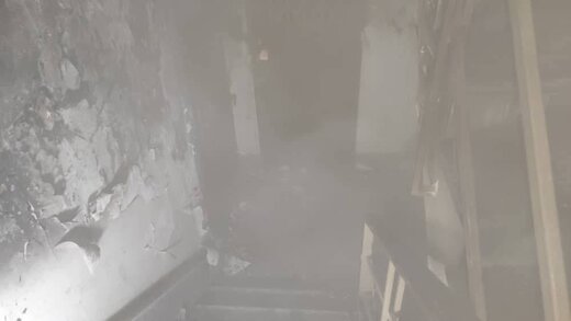 آتش‌سوزی ساختمان اداری ۴طبقه در خیابان شهیدمطهری تهران